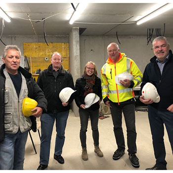 v.l.n.r.: Rainer Kappel (Polier Hasag Bau), Ing. Eduard Lettner (Projektleiter Hasag Bau), Dipl. Ing. Ursula Fischer (Bauherrenvertreterin), Dipl. Ing. Norbert FLORIAN (Planungs- und Baustellenkoordinator), Reinhard Übleis (Übleis Sicherheitstechnik)