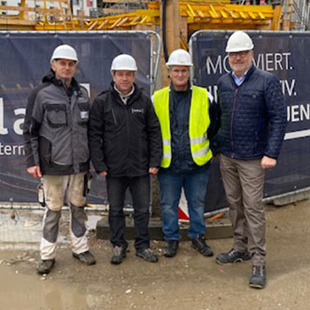 v.l.n.r.: Bajrami Besnik (Vizepolier, Sedlak), Michael Hahn (Polier, Sedlak), Gerald Szoldatits (Planungs- und Baustellenkoordinator), Reinhard Übleis (Übleis Sicherheitstechnik)